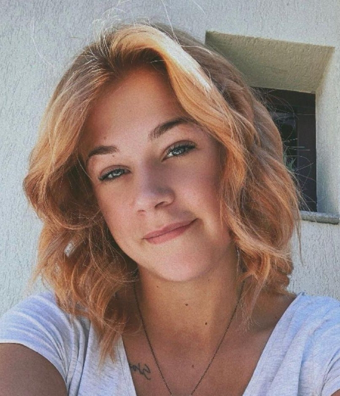 CSÁSZÁR Réka